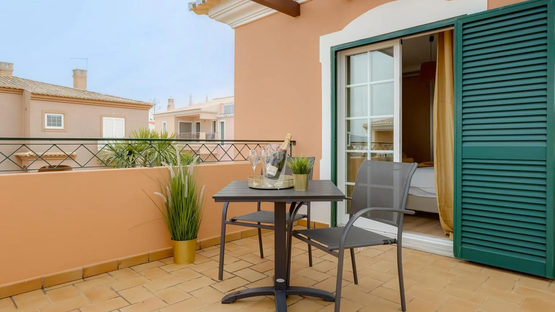 Chez Imaginarios-Exclusive Beach & City Hideout Lagos Homestay