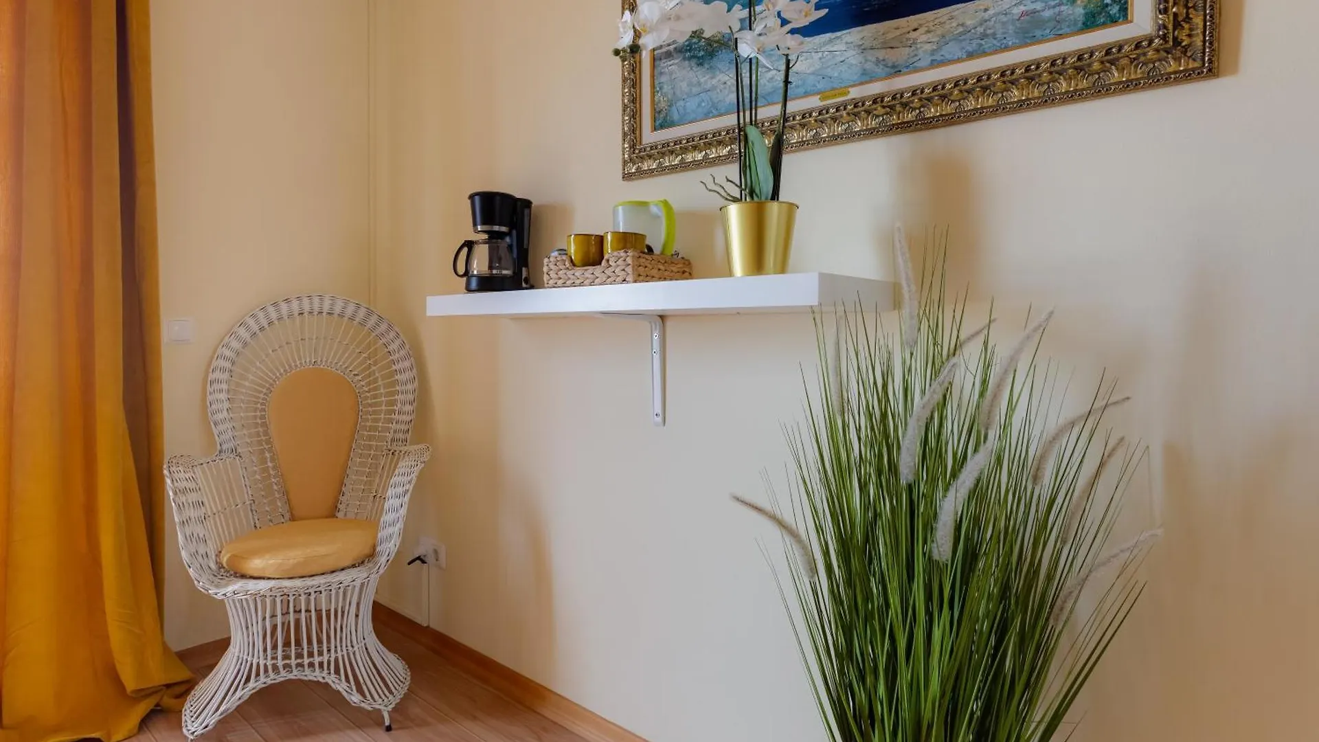 Chez Imaginarios-Exclusive Beach & City Hideout Lagos Homestay