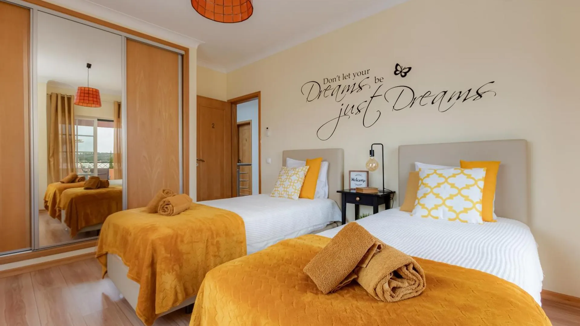 Chez Imaginarios-Exclusive Beach & City Hideout Lagos Homestay