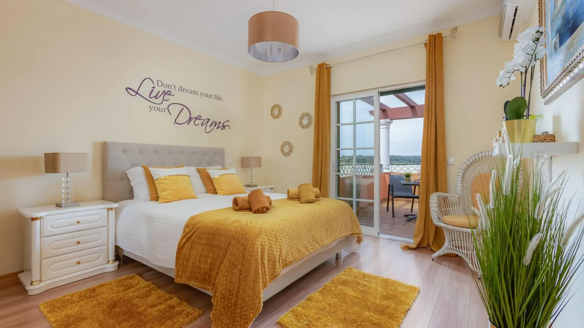 Chez Imaginarios-Exclusive Beach & City Hideout Lagos