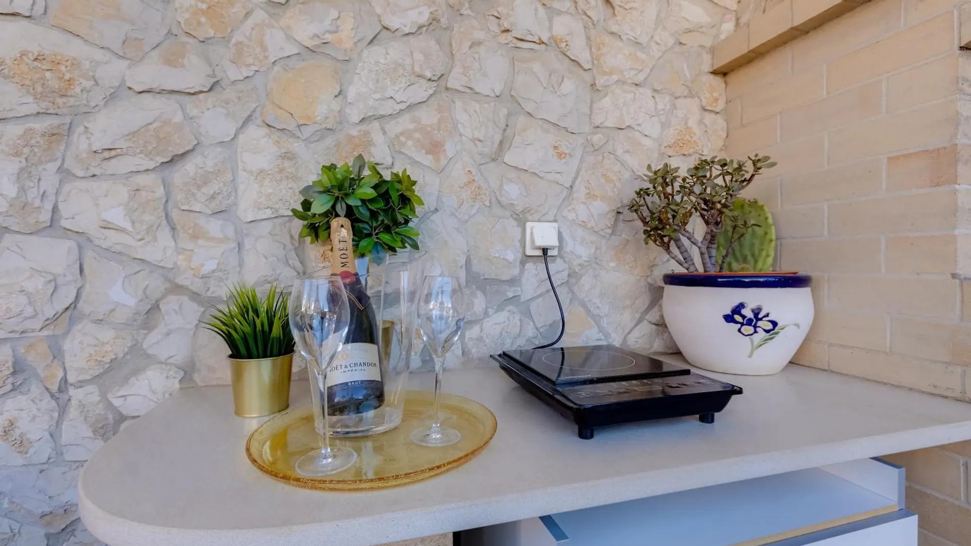 Chez Imaginarios-Exclusive Beach & City Hideout Lagos