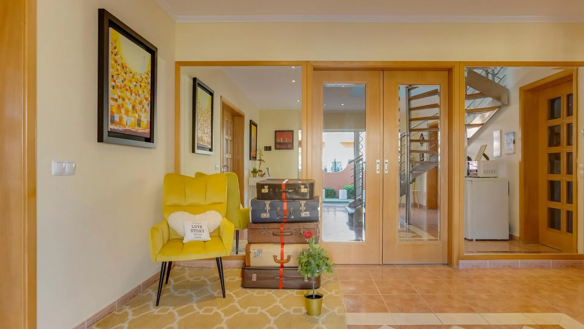 Chez Imaginarios-Exclusive Beach & City Hideout Lagos Homestay
